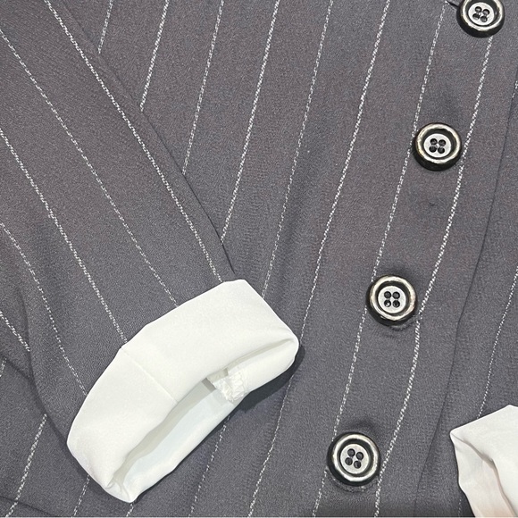 Maggie London vintage gray pinstriped Pant Suit sz 6P - Picture 8 of 13